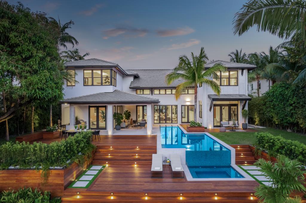 Miami real estate experts share the best places to buy luxury houses as the risk of housing bubbles increases