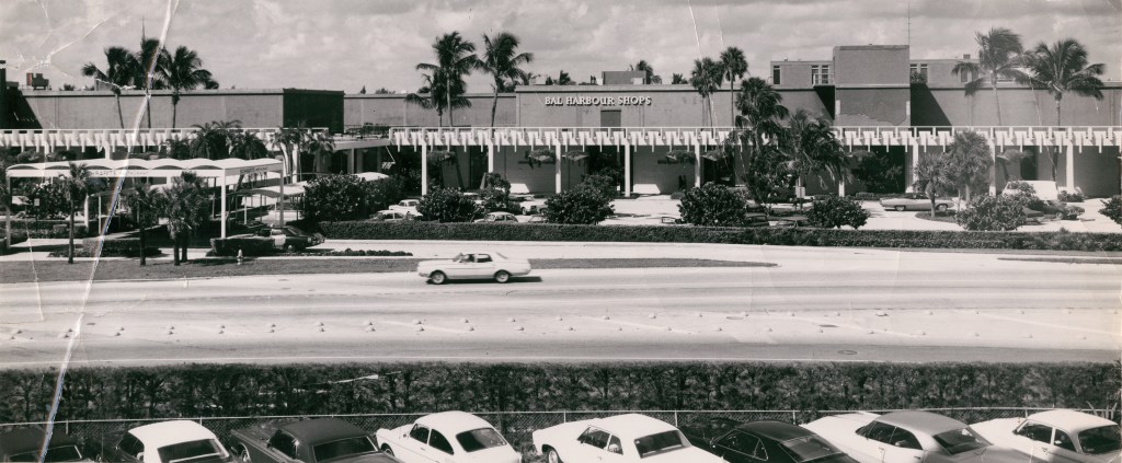 Black and White Quality Photo of BalBour BalBour 60 Anniversary of Floral Installations and Luxury Brand Experience in BalBour Shops